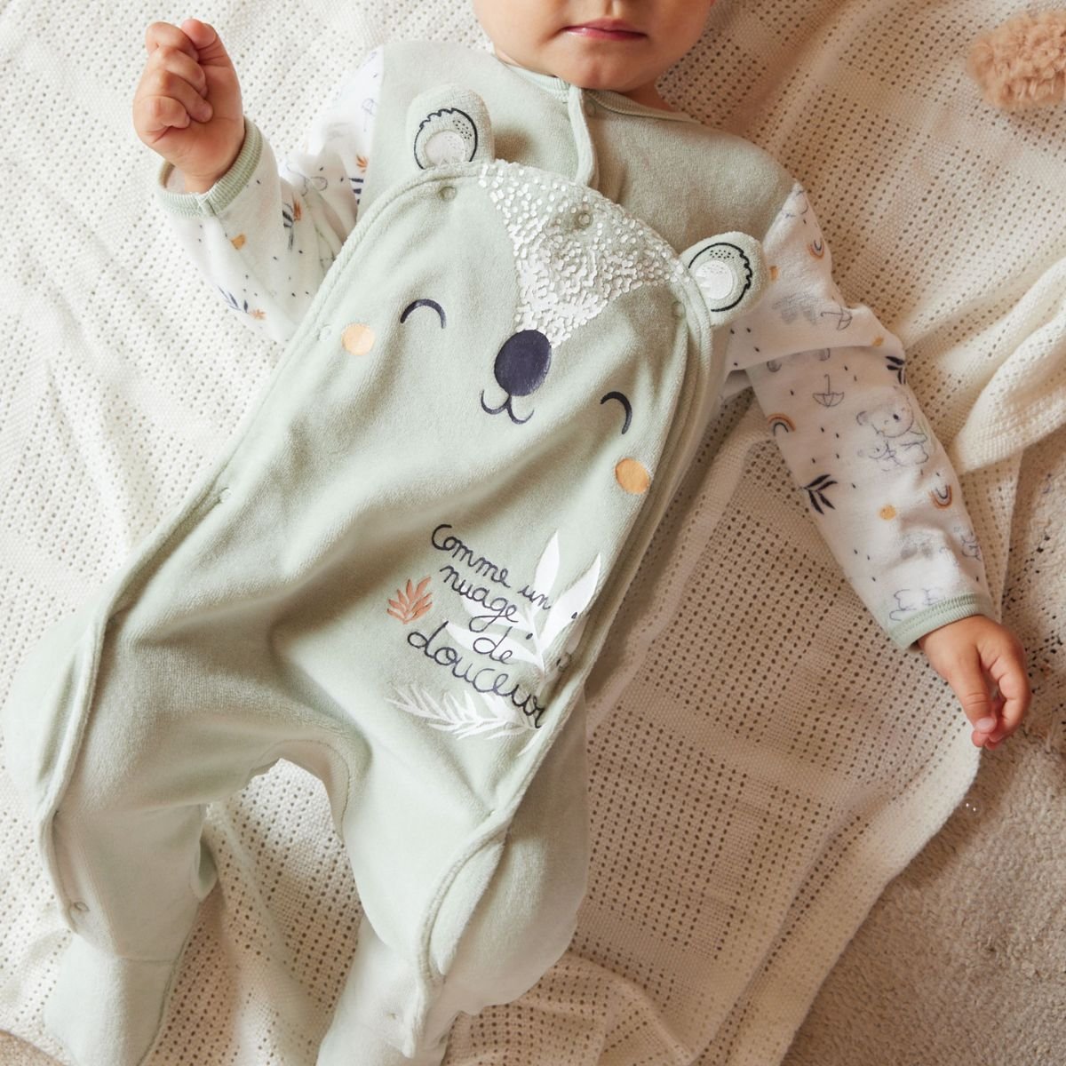 Pyjama bébé en velours ouverture pont Nuage vert, PETIT BEGUIN