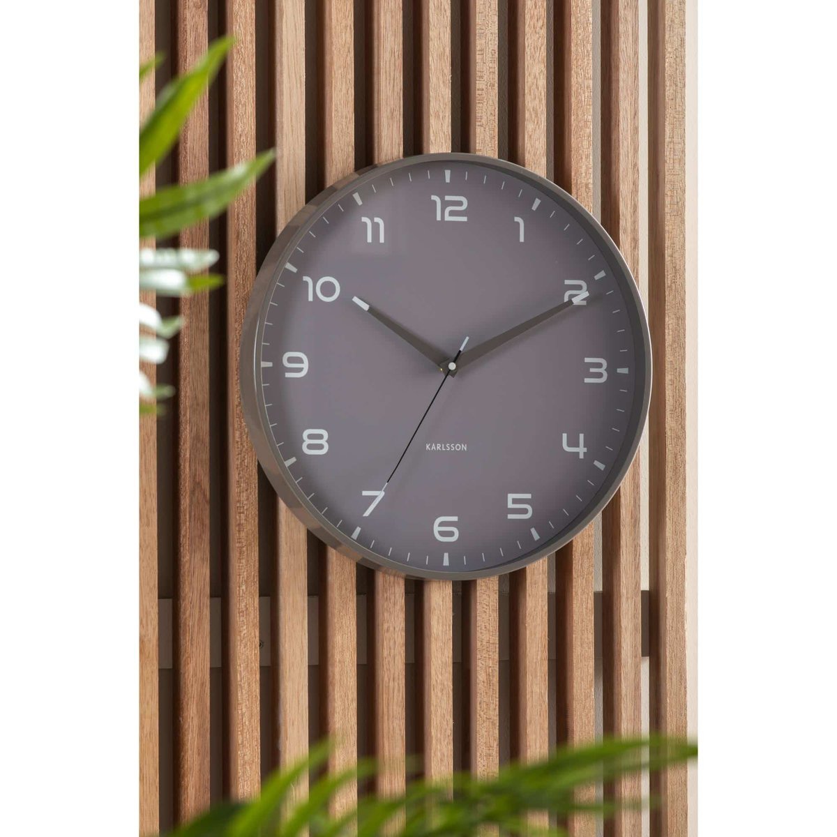 Horloge Murale Aluminium ORGULLO gris foncé, KARLSSON
