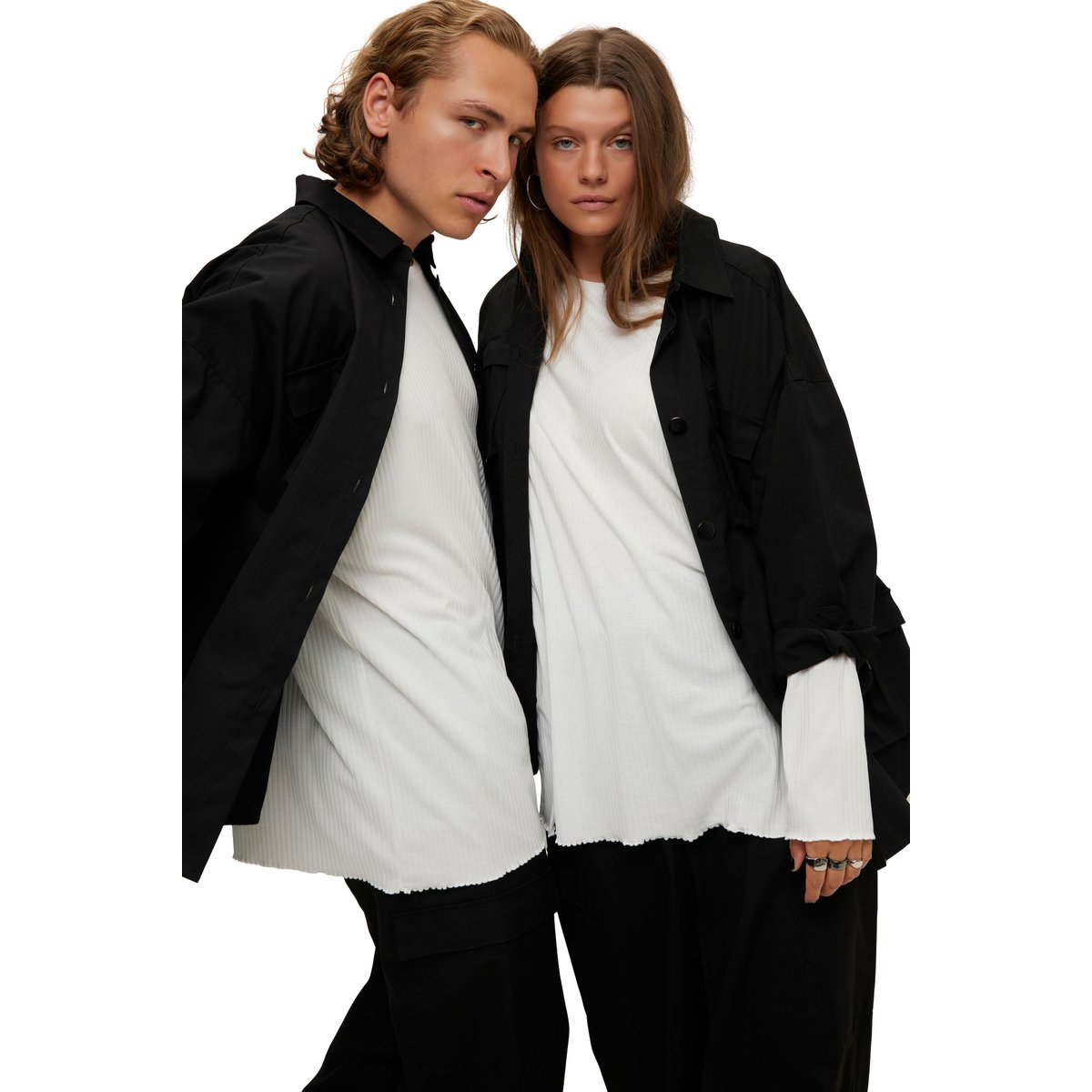 Veste chemise oversize à manches longues. noir, STUDIO UNTOLD