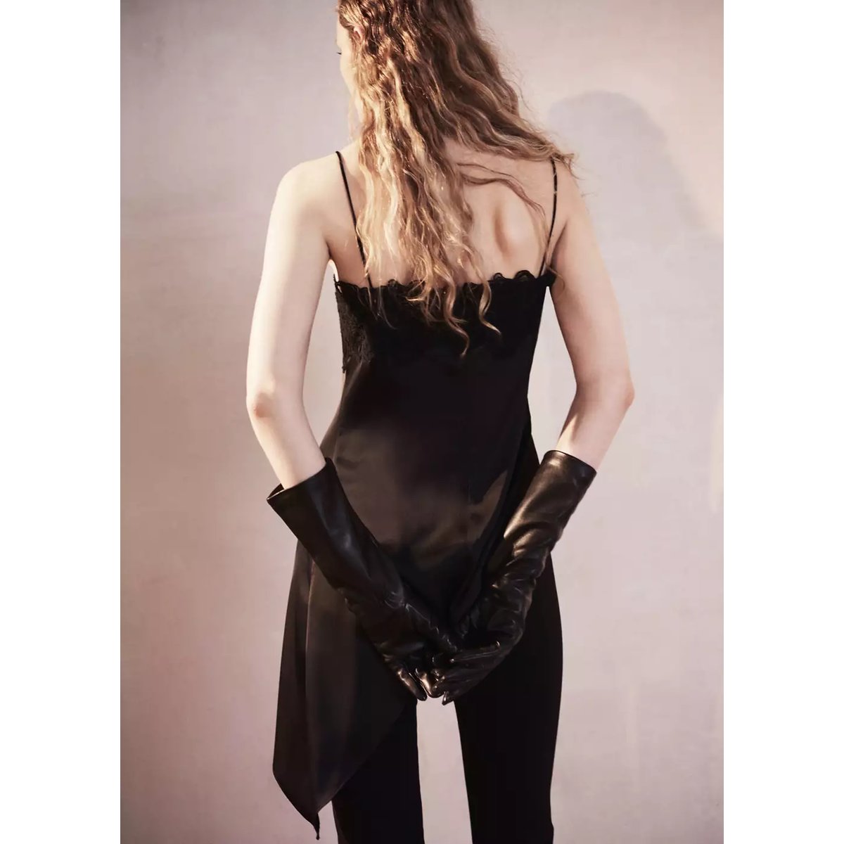 Top lingerie dentelle asymétrique noir, MANGO