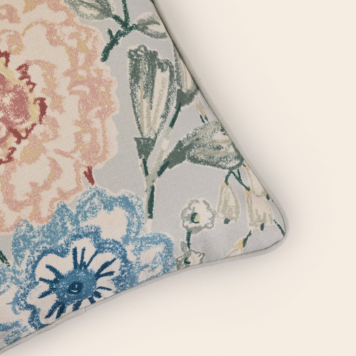 Housse De Coussin en Imprimé floral FLORABEL bleuté et multicolore, MADURA