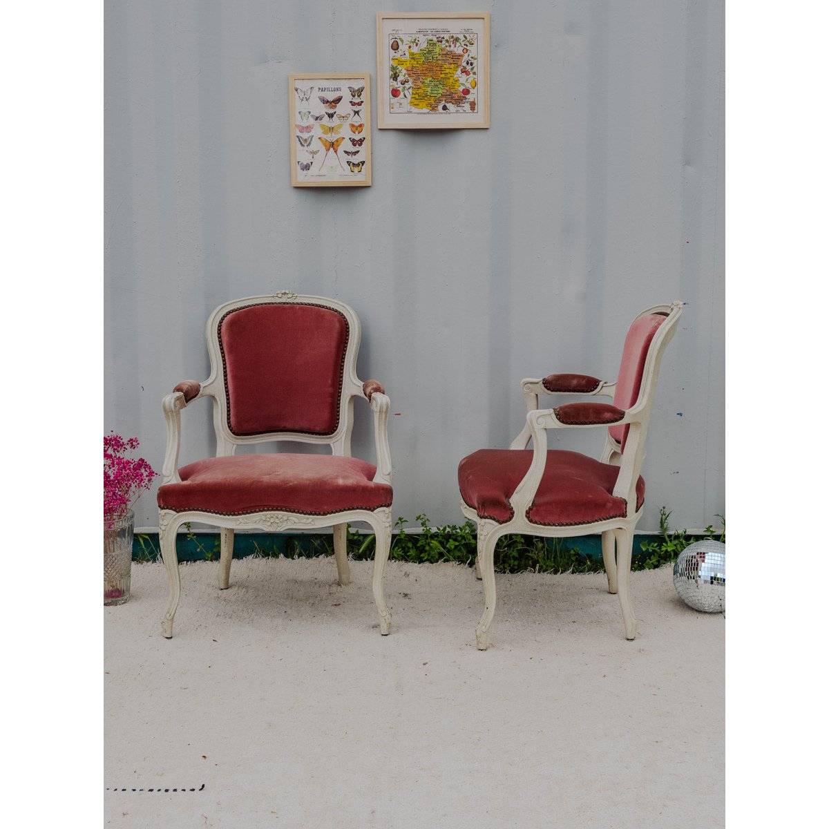 Paire de fauteuils en bois et velours rose Ernest N°987 - Bon état ecru, DEBONGOUT