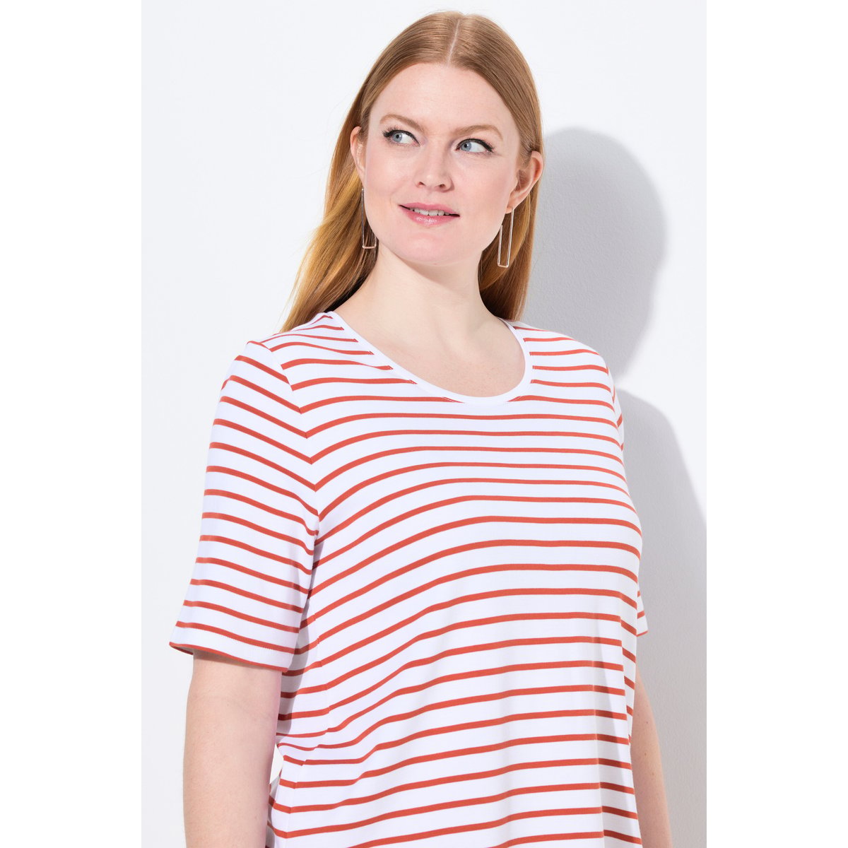 T-shirt rayé en coton Pima. Décolleté rond terre cuite, ULLA POPKEN