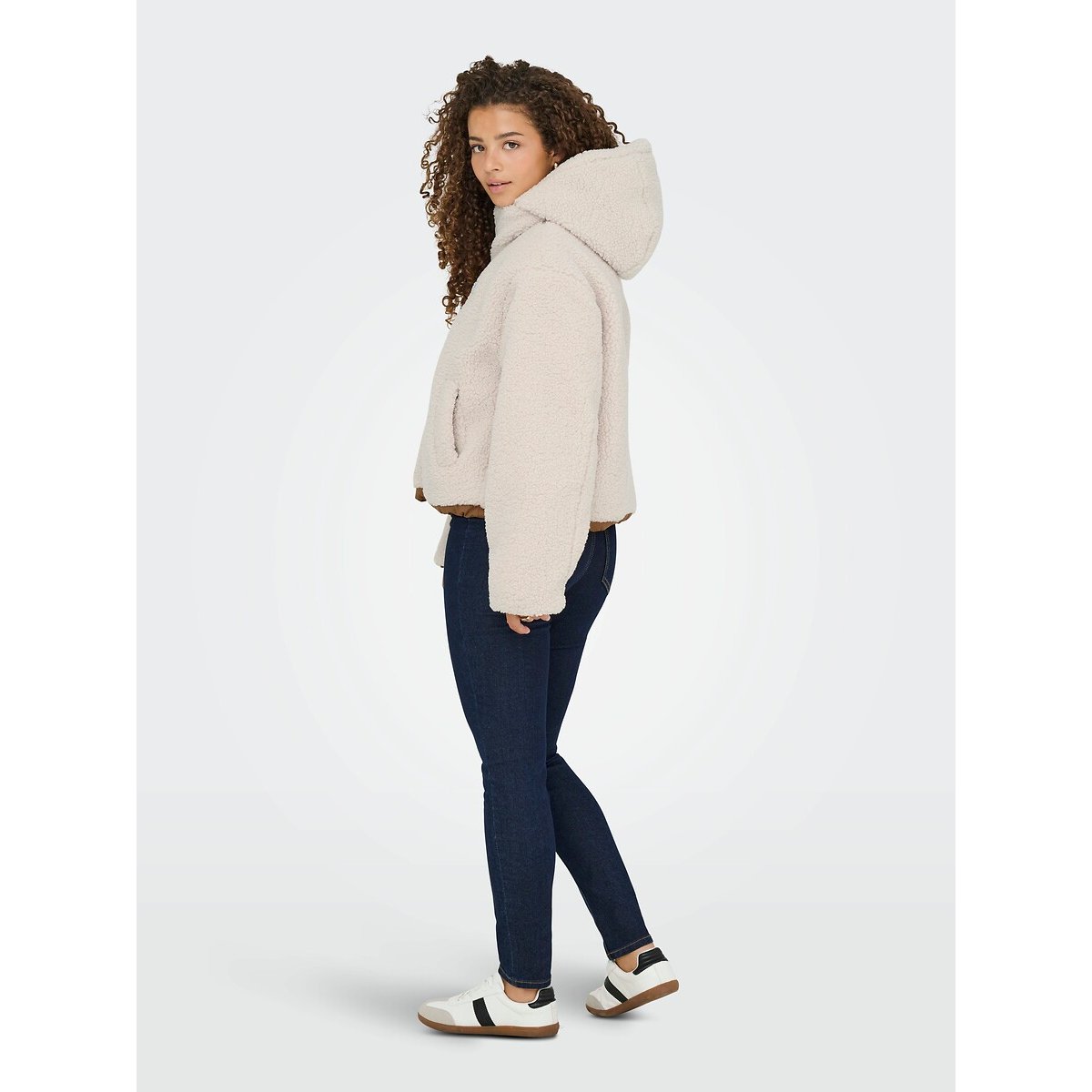 Reversible Short Coat in Sherpa with Zip Fastening and Hood ecru , ONLY