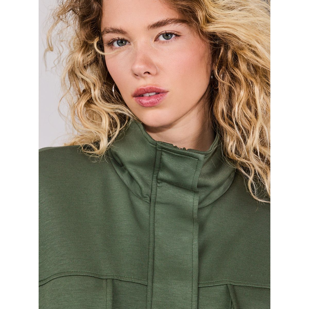 Chemise manches longues en lin mélangé veste utilitaire à fermeture éclair et col montant vert forêt, NEXT