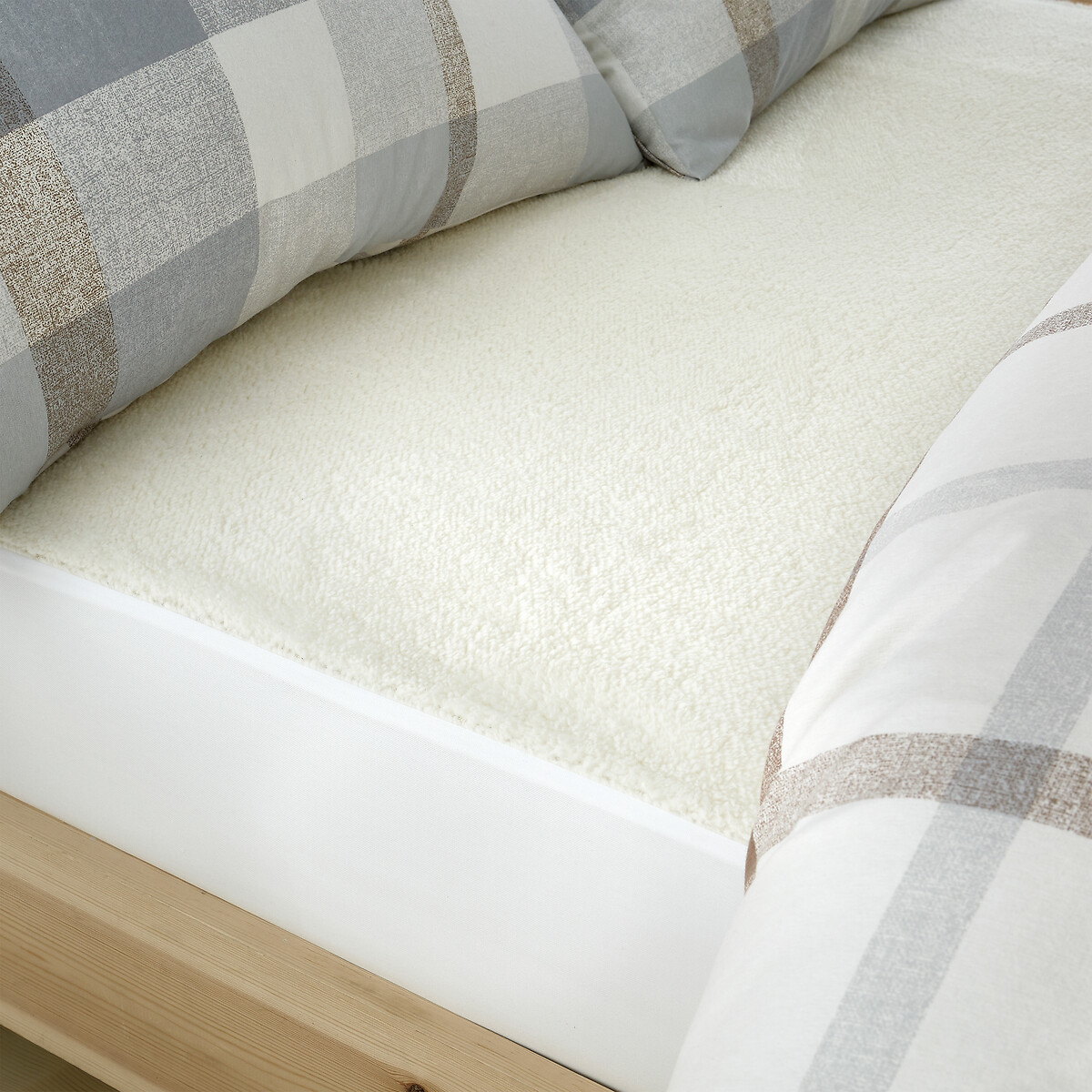 Thermal Fleece Fitted Sheet cream, CATHERINE LANSFIELD