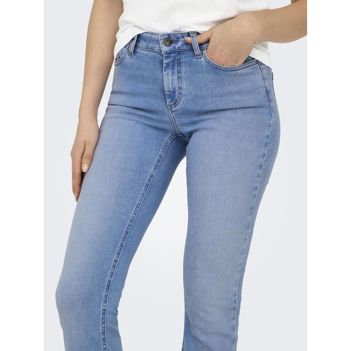 Jean flared ONLBLUSH Taille moyenne Flared Fit Jeans special bright blue denim, ONLY