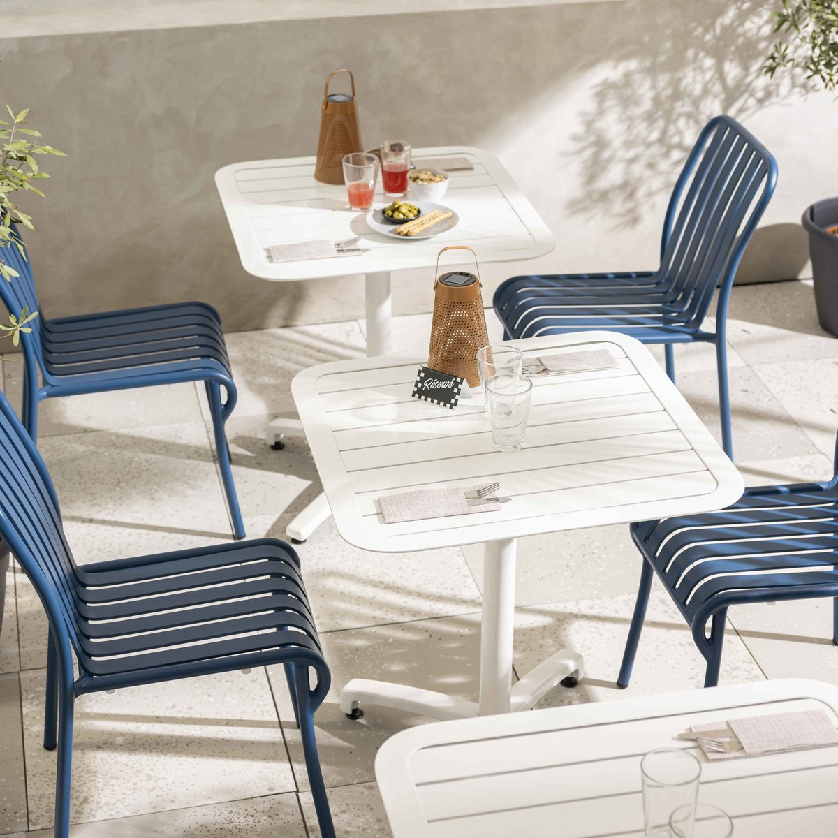 Table 60x60 cm en aluminium avec plateau rabattable, ALMADA blanc, OVIALA