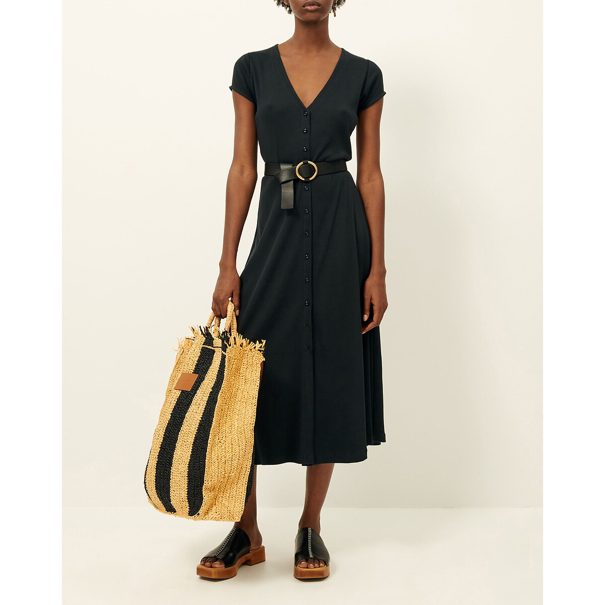 Robe évasée col V à manches courtes NEA noir, SESSUN