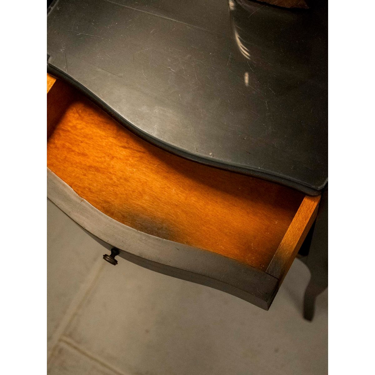 Paire de chevets en bois noir Odile N°1455 - Bon état noir, DEBONGOUT