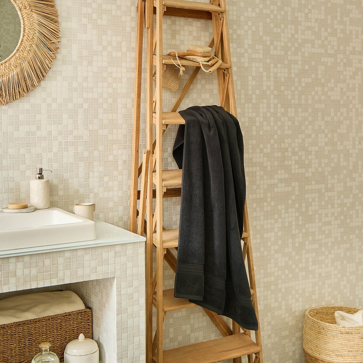 Serviette de bain en coton naturel NAHIA noir, HABITAT