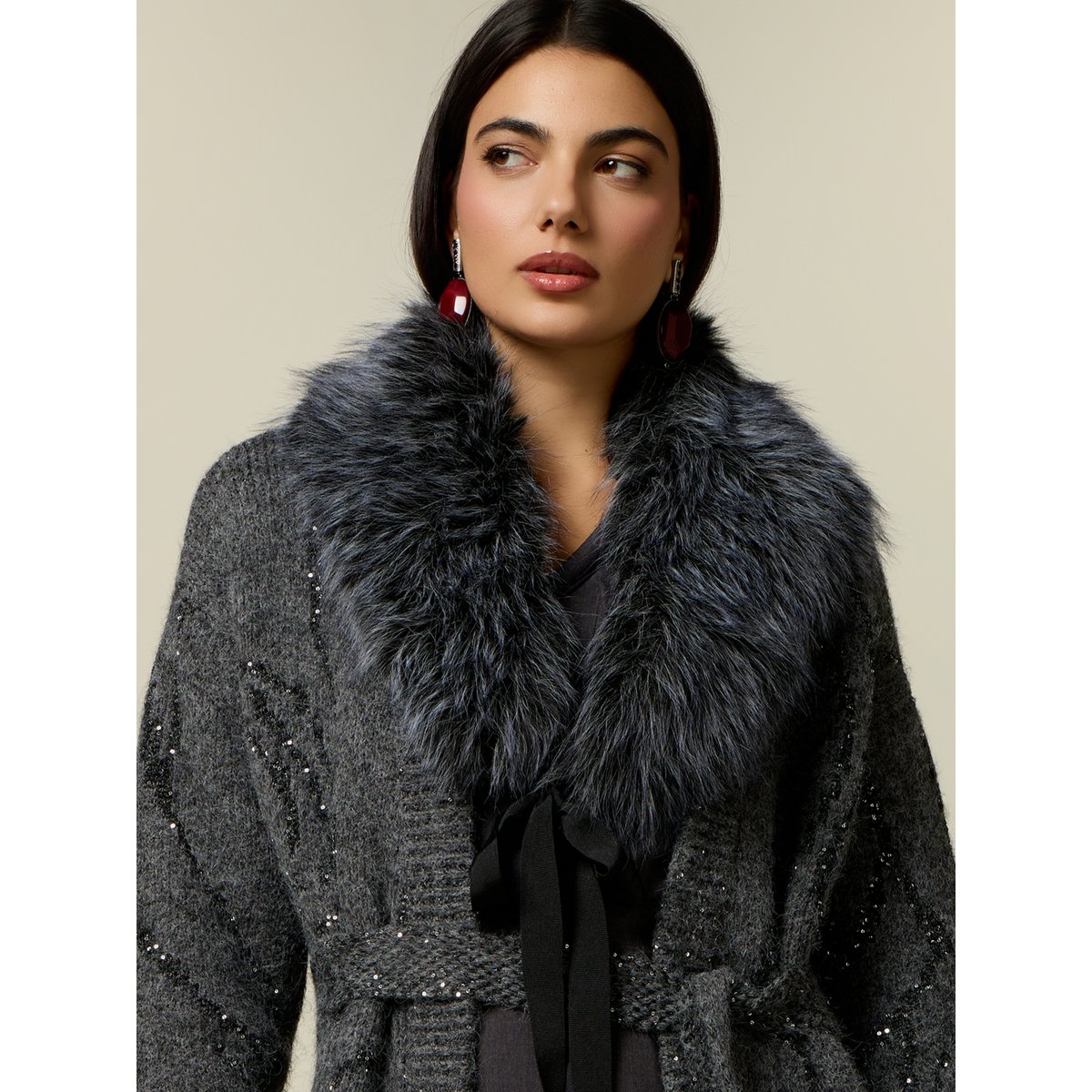 Manteau avec broderie de paillettes gris, OLTRE
