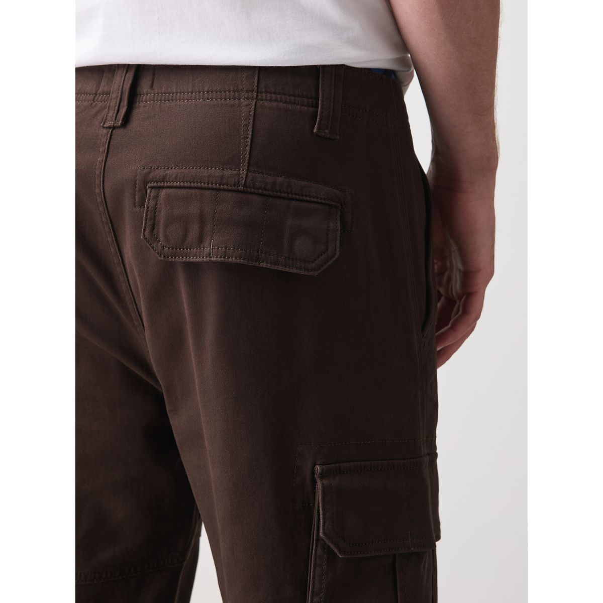 Pantalon cargo stretch en coton marron foncé, NEXT