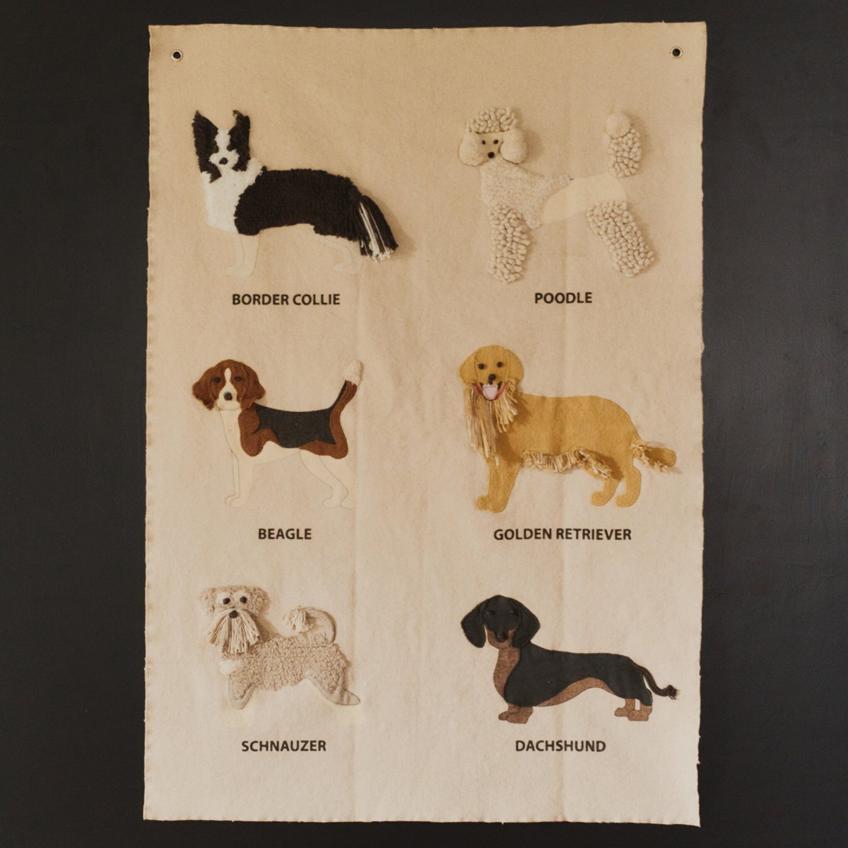 Chiens à suspendre au mur WOUF WOUF naturel, gris foncé, ivoire, naturel, caramel, miel, rose, rouge vintage, gris neuf, LORENA CANALS