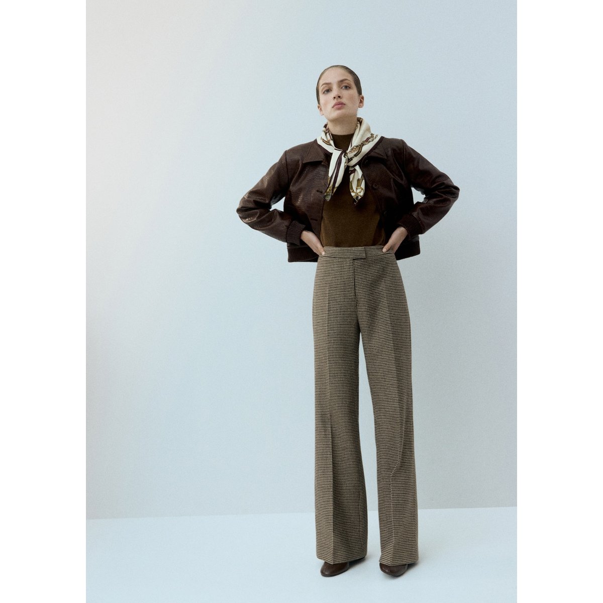 Pantalon en laine mélangée pied-de-poule marron moyen, MANGO