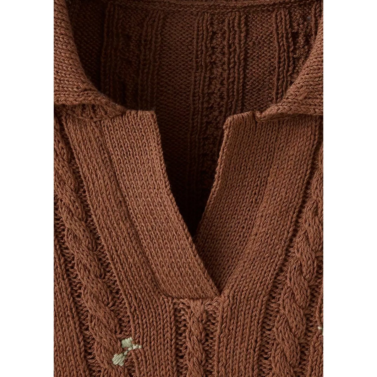 Pull col polo à broderies florales marron, MANGO