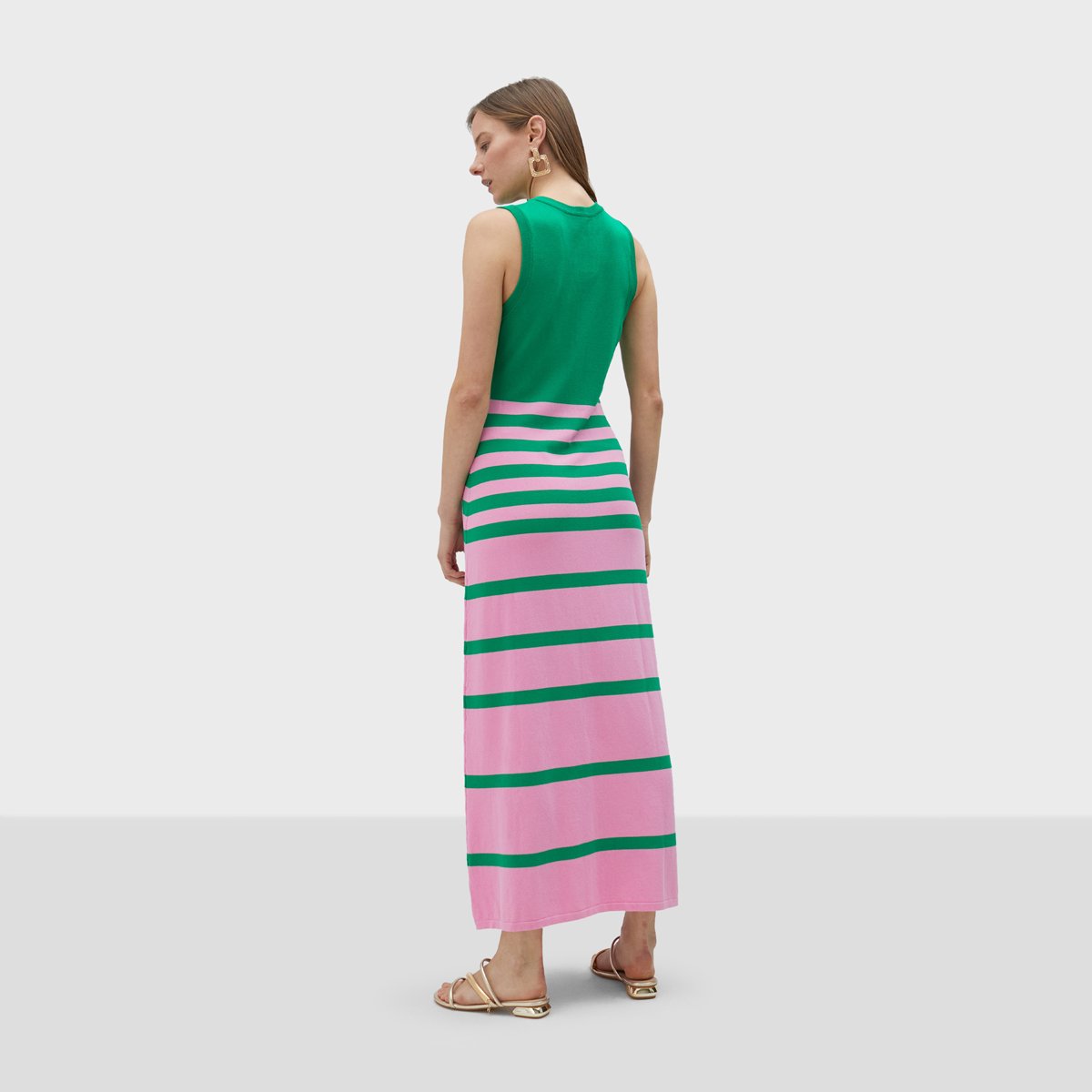 Robe longue sans manches en col V vert, LOLA CASADEMUNT