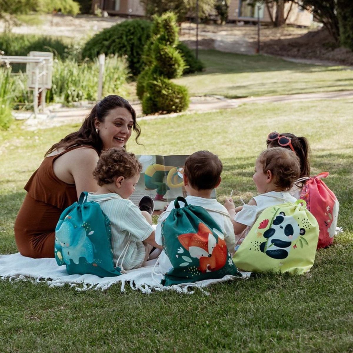 Sac à cordon enfant imperméable pour école piscine et sport ANIMAUX bleu, SASSI
