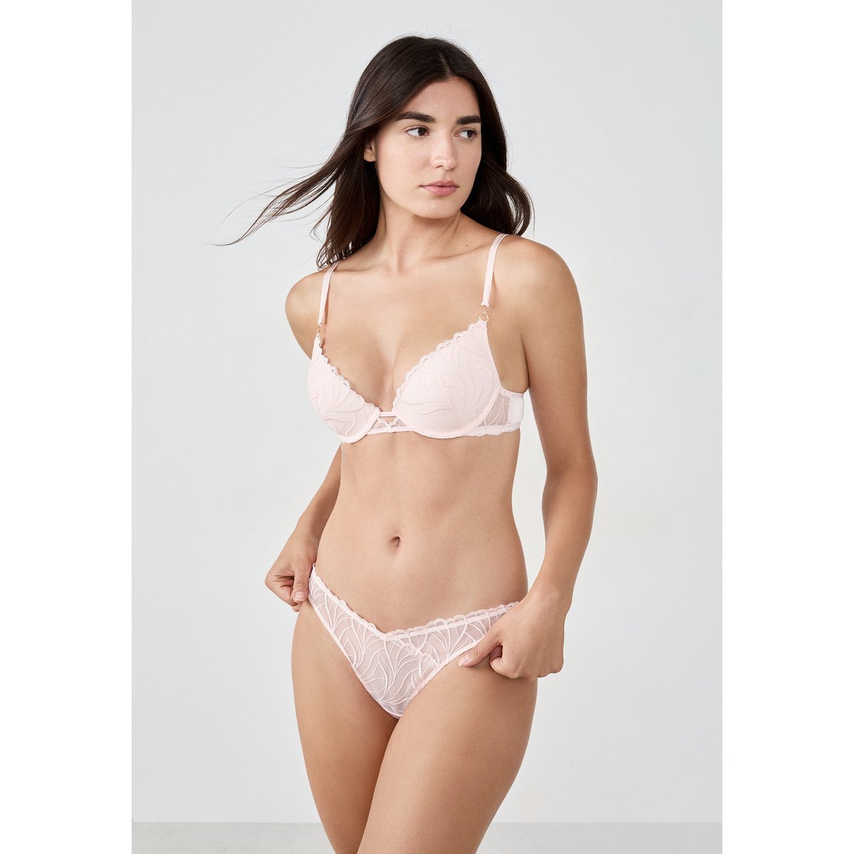 Tanga en broderie florale ENVOLEE rose poudre, ETAM