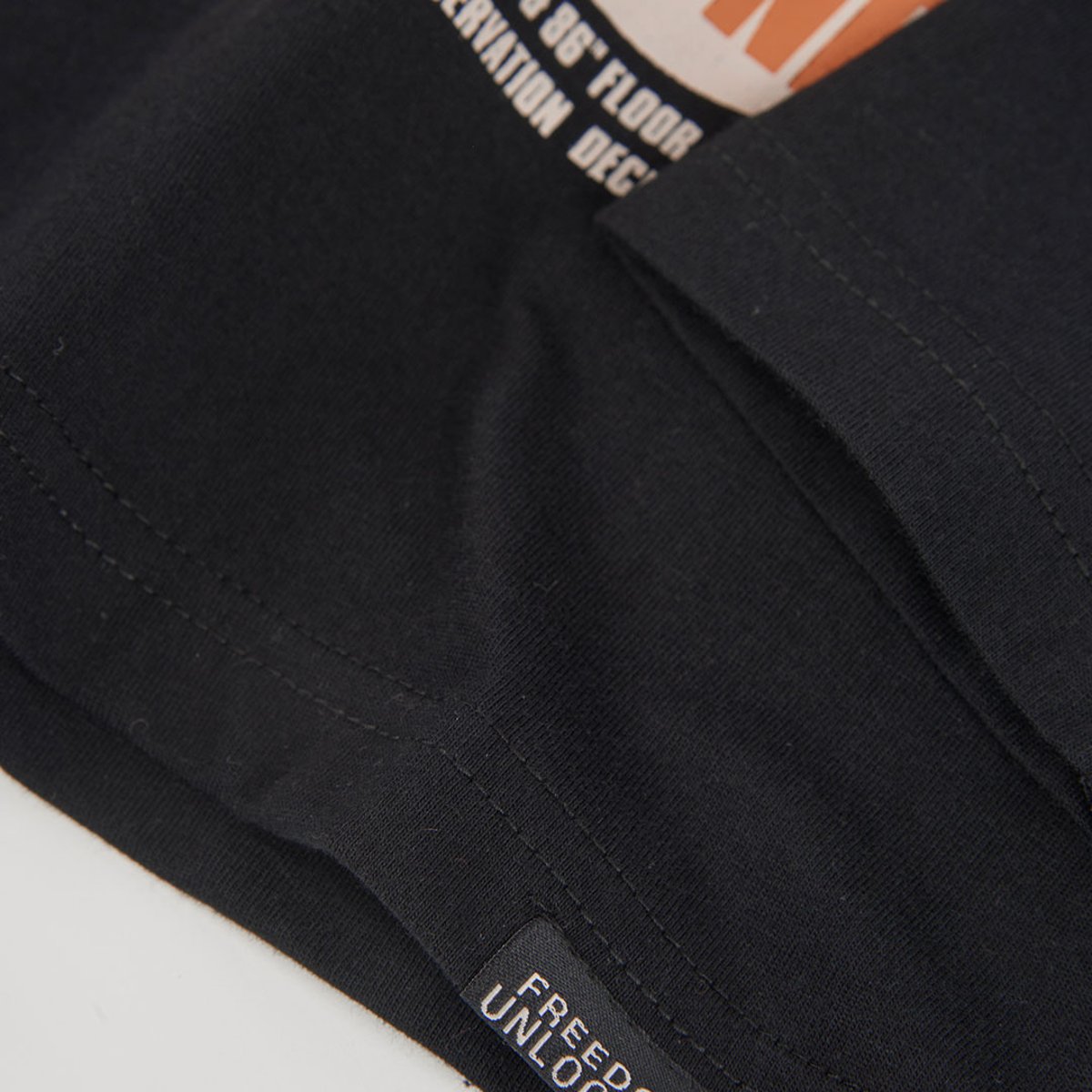 T-shirt garçon en maille à capuche imprimé NY noir, BOBOLI