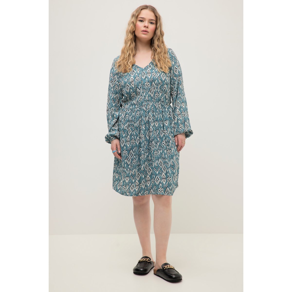 Robe mini à col en V bleu glacier, STUDIO UNTOLD