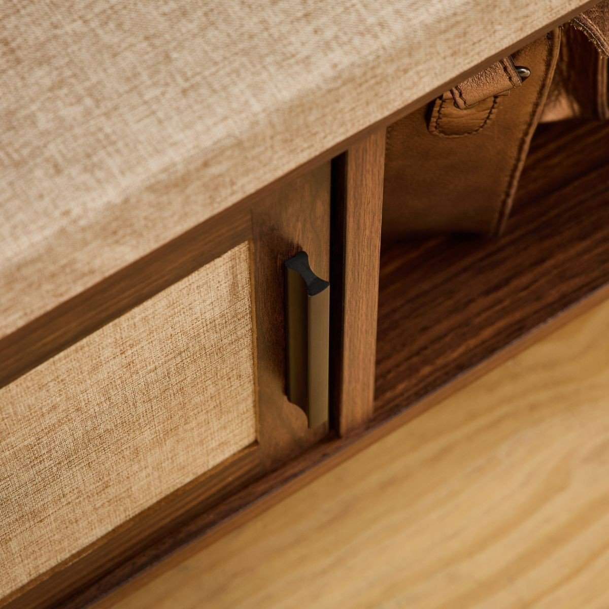 Banc d'entrée décor noyer 1 porte avec façade en tissu  JETSON bois foncé, CALICOSY
