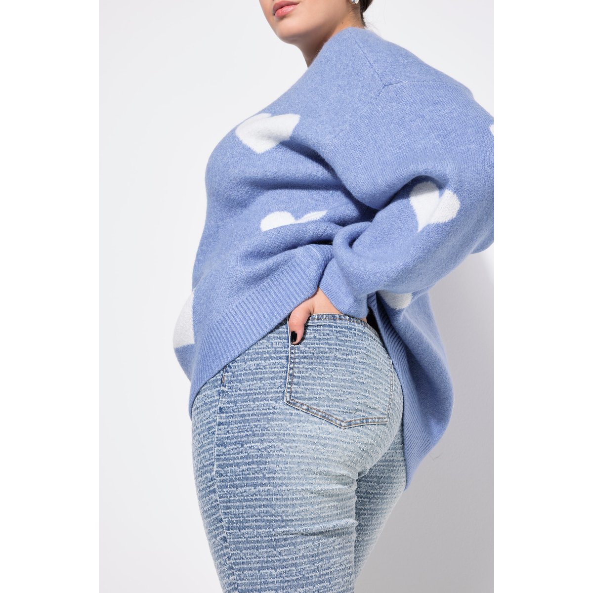 Jean Mom, texture scintillante, 5 poches bleu jean, STUDIO UNTOLD