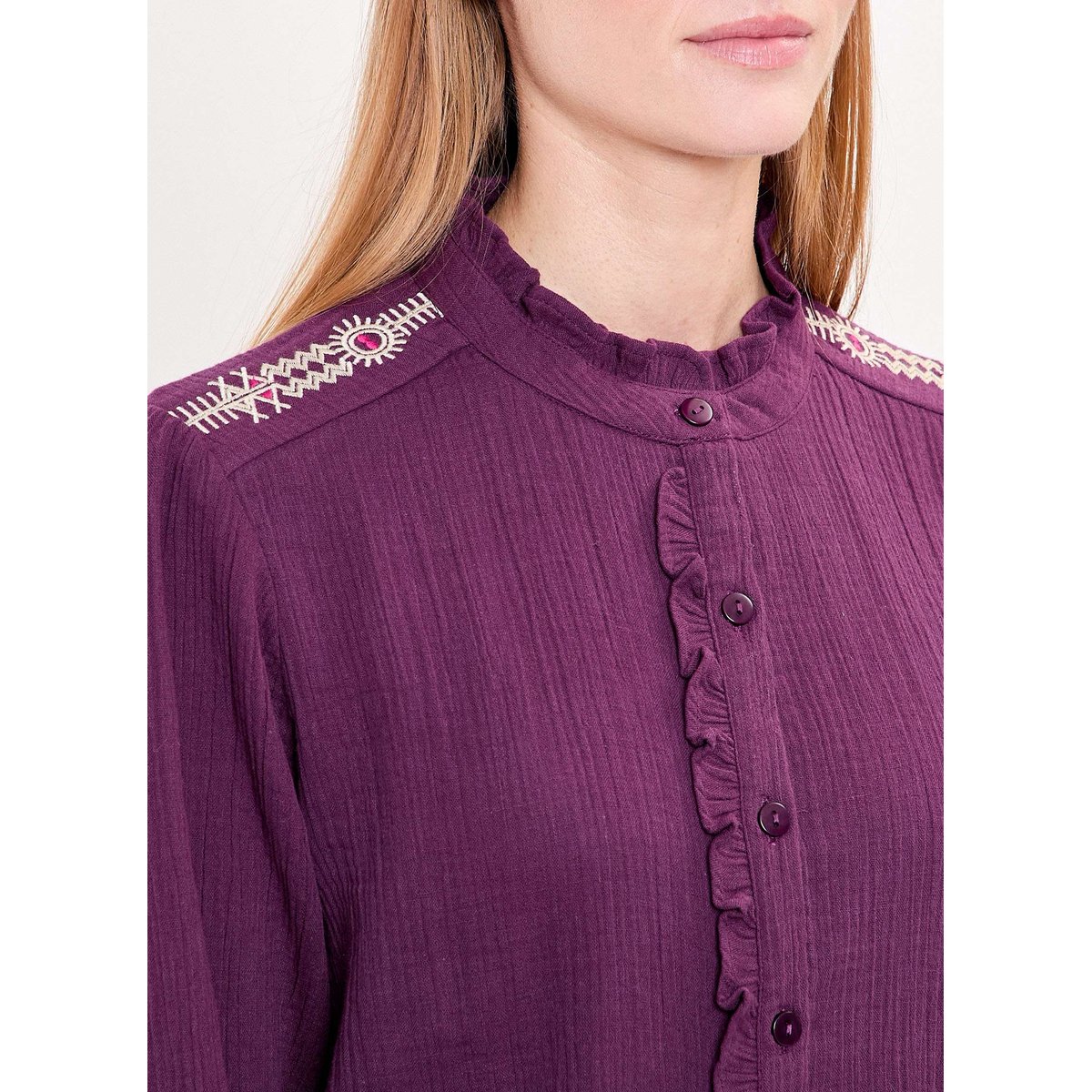 Chemise volantée brodée gaze de coton bio ENOLA violet figue, LA FIANCÉE