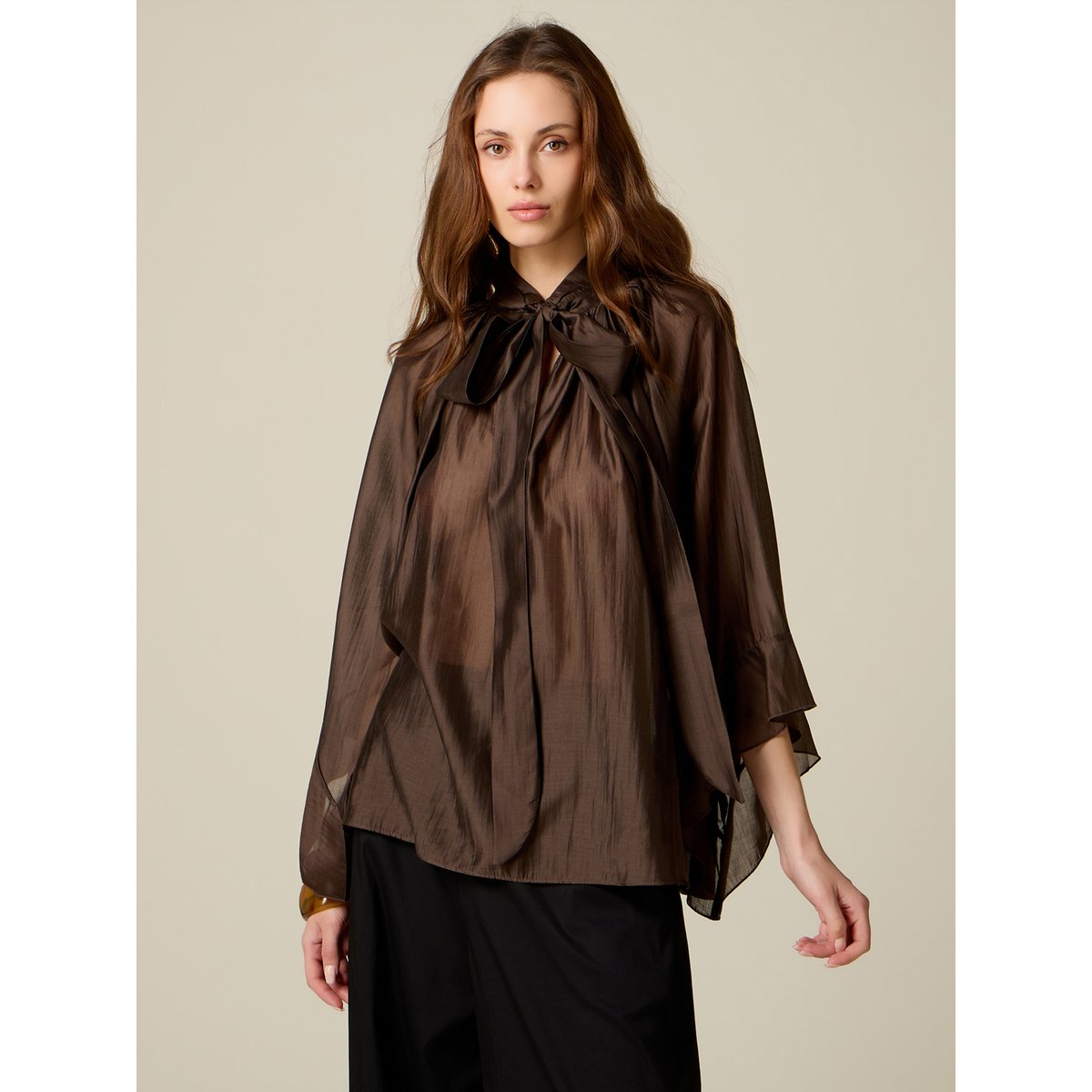 Blouse avec nœud marron, OLTRE