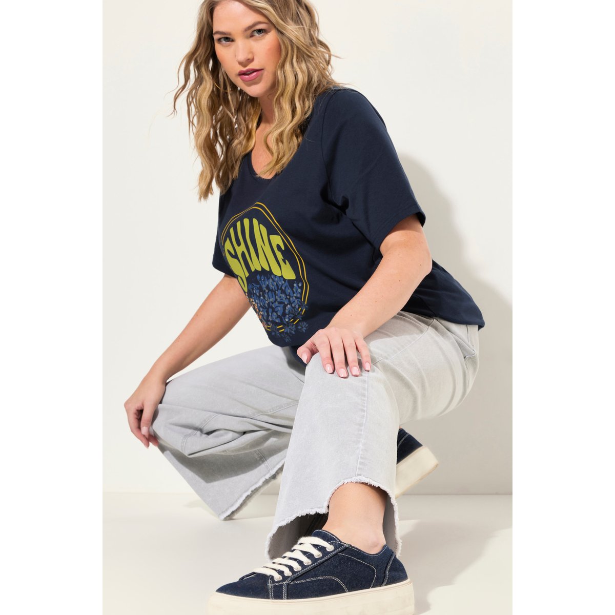 Jean Mary stretch. Jambe large et ourlet jean gris clair, ULLA POPKEN