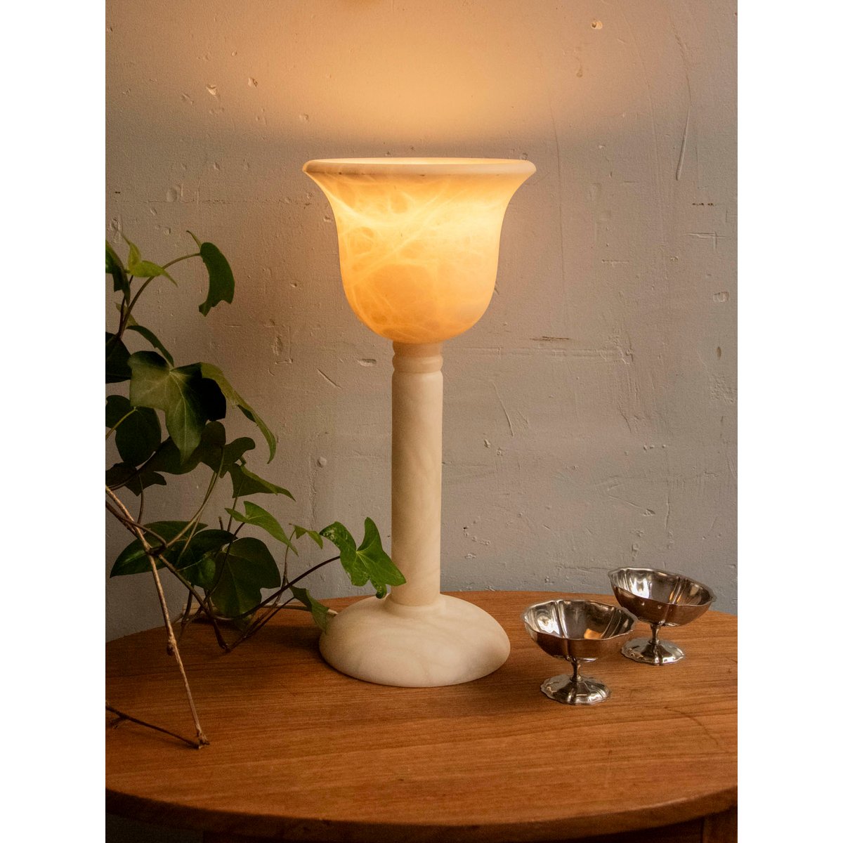 Lampe en albâtre unique Julia N°976 - Bon état blanc, DEBONGOUT
