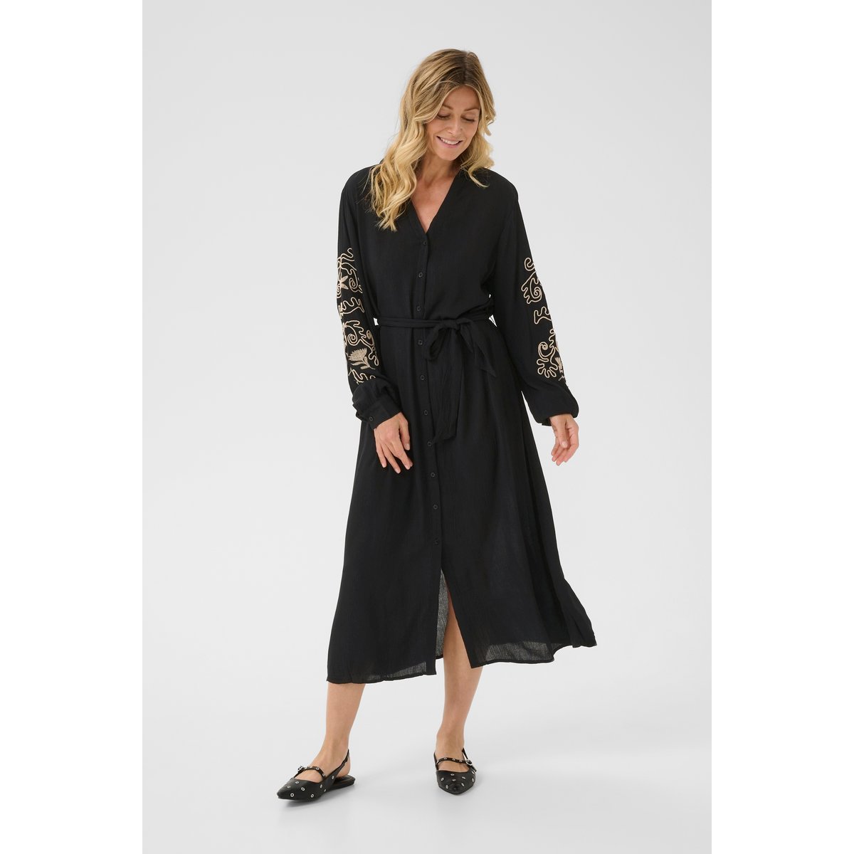 Robe noir pitch black, CREAM