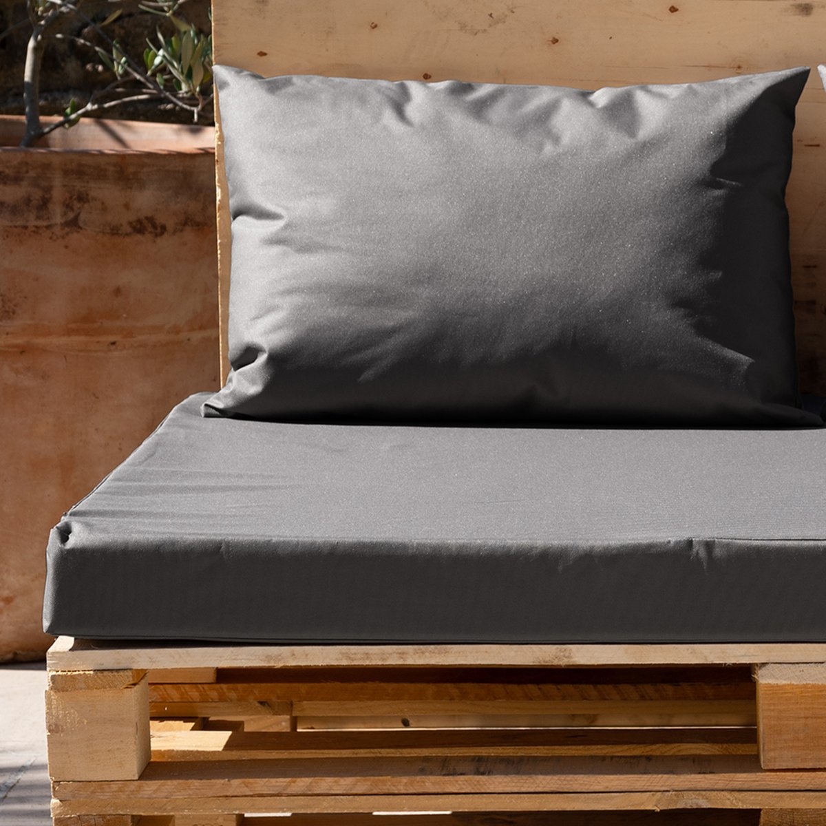 Set de 3 coussins palette extérieur  imperméable et déhoussable MINORQUE - QABANE gris anthracite, HOME MAISON