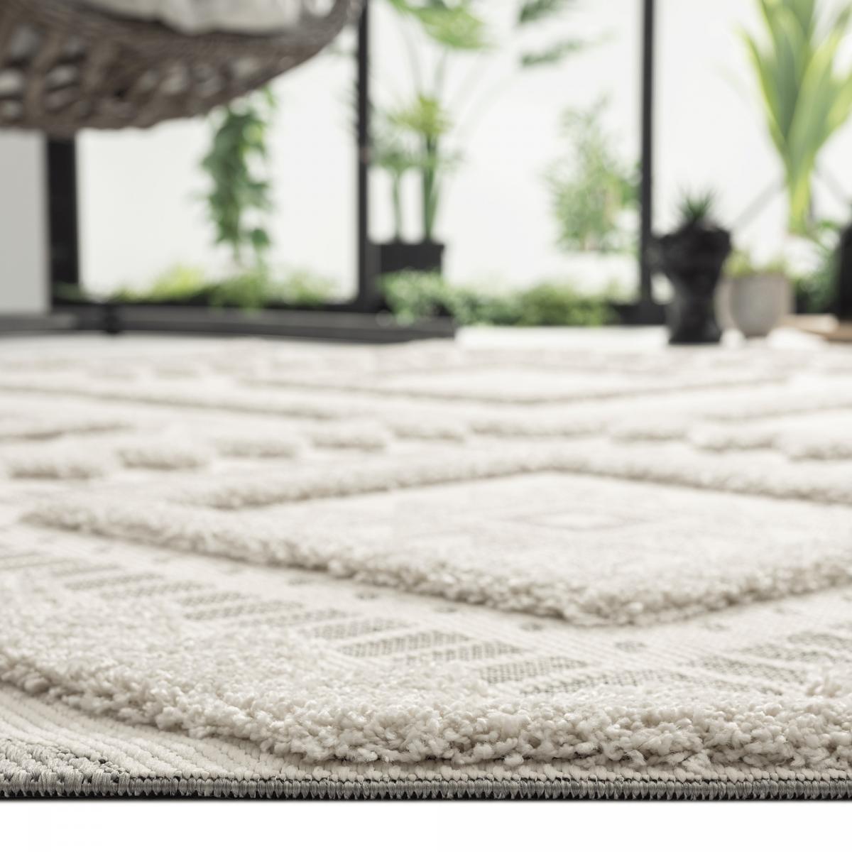 Tapis pour une chambre ou une entrée tissé motif ethnique BAIME crème, UN AMOUR DE TAPIS