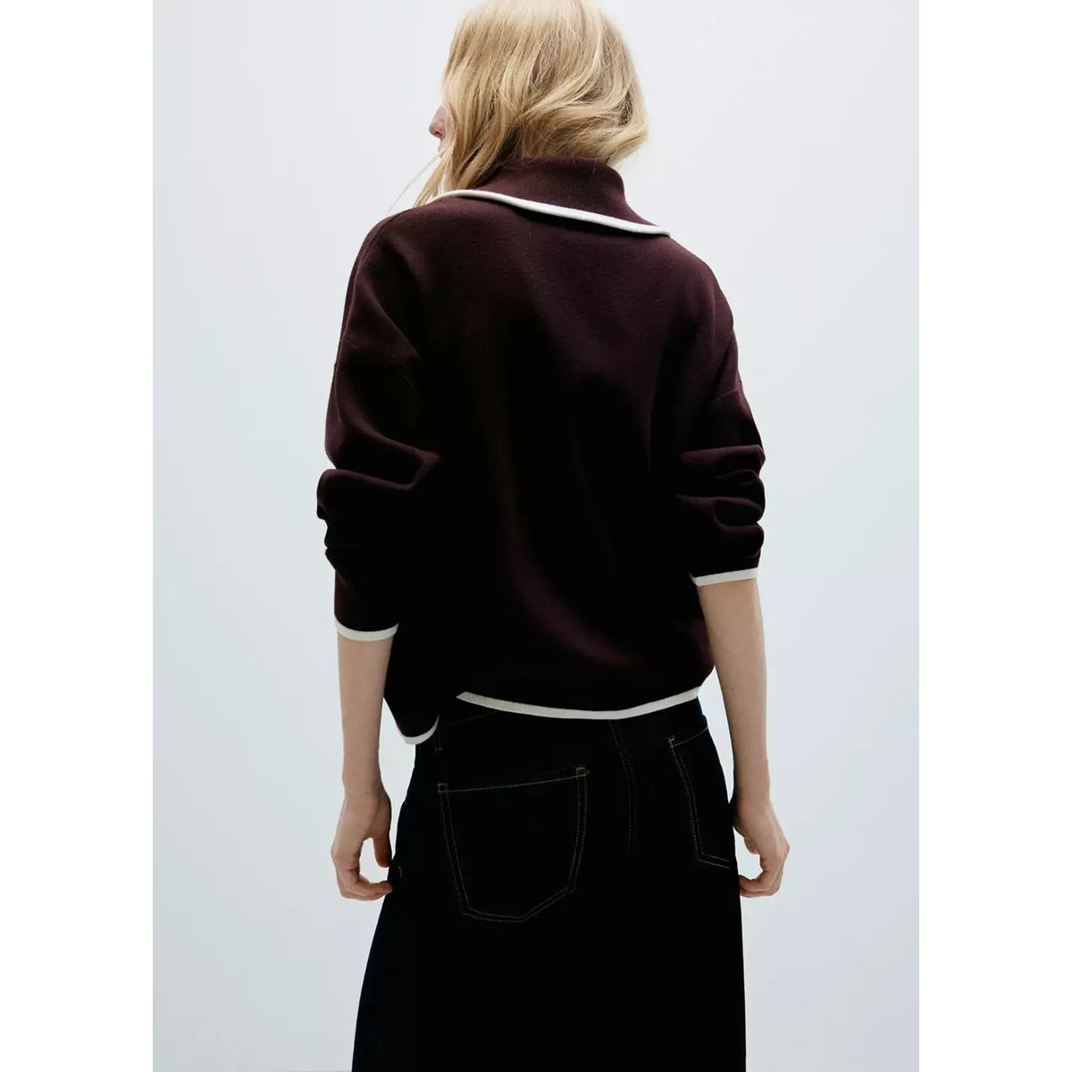 Pull col polo avec rayures en contraste chocolat, MANGO