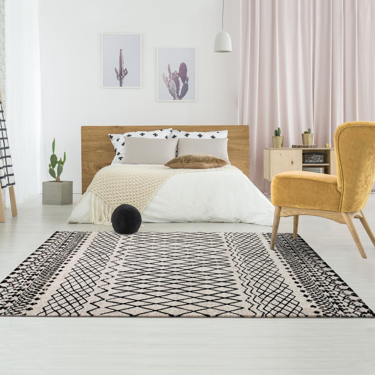 Tapis berbère tissé motifs tribaux LYN8 MABAL beige, noir, UN AMOUR DE TAPIS