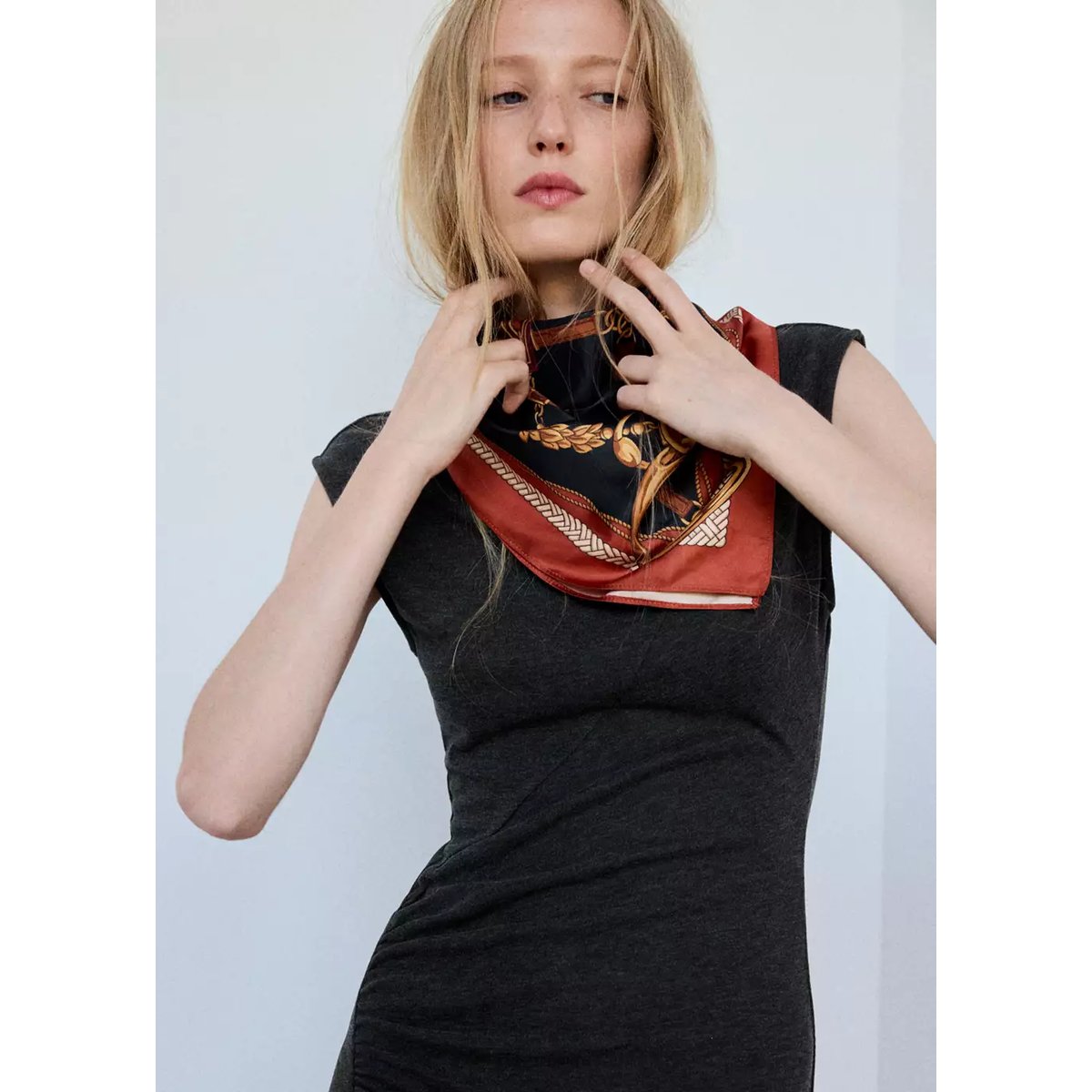 Robe basila gris anthracite, MANGO