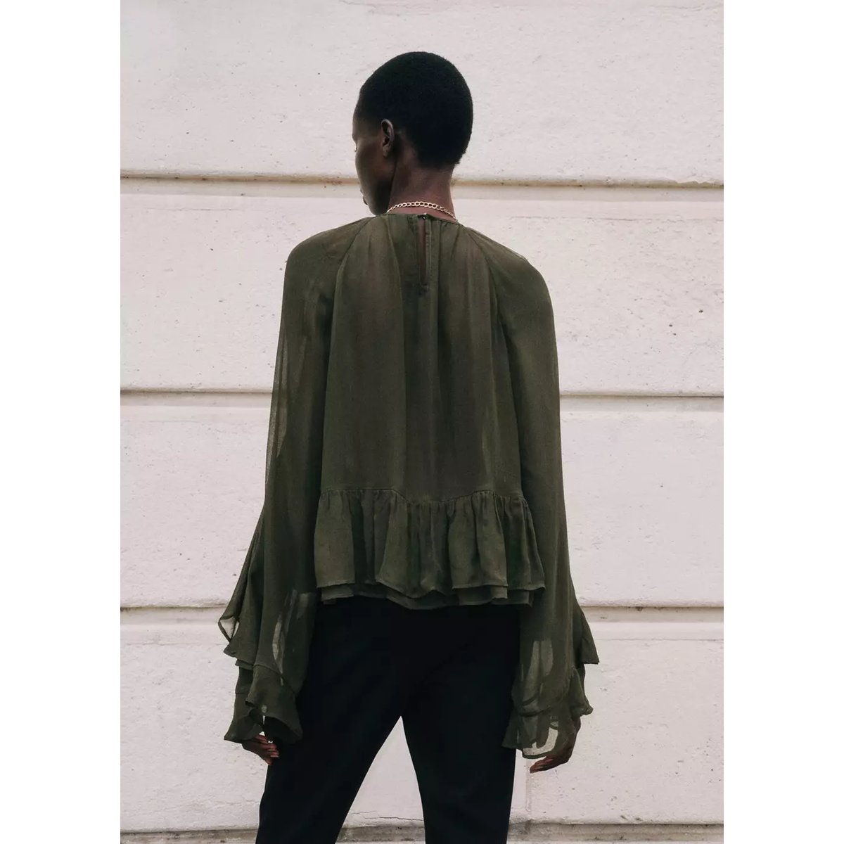 Blouse semi-transparente volants vert, MANGO