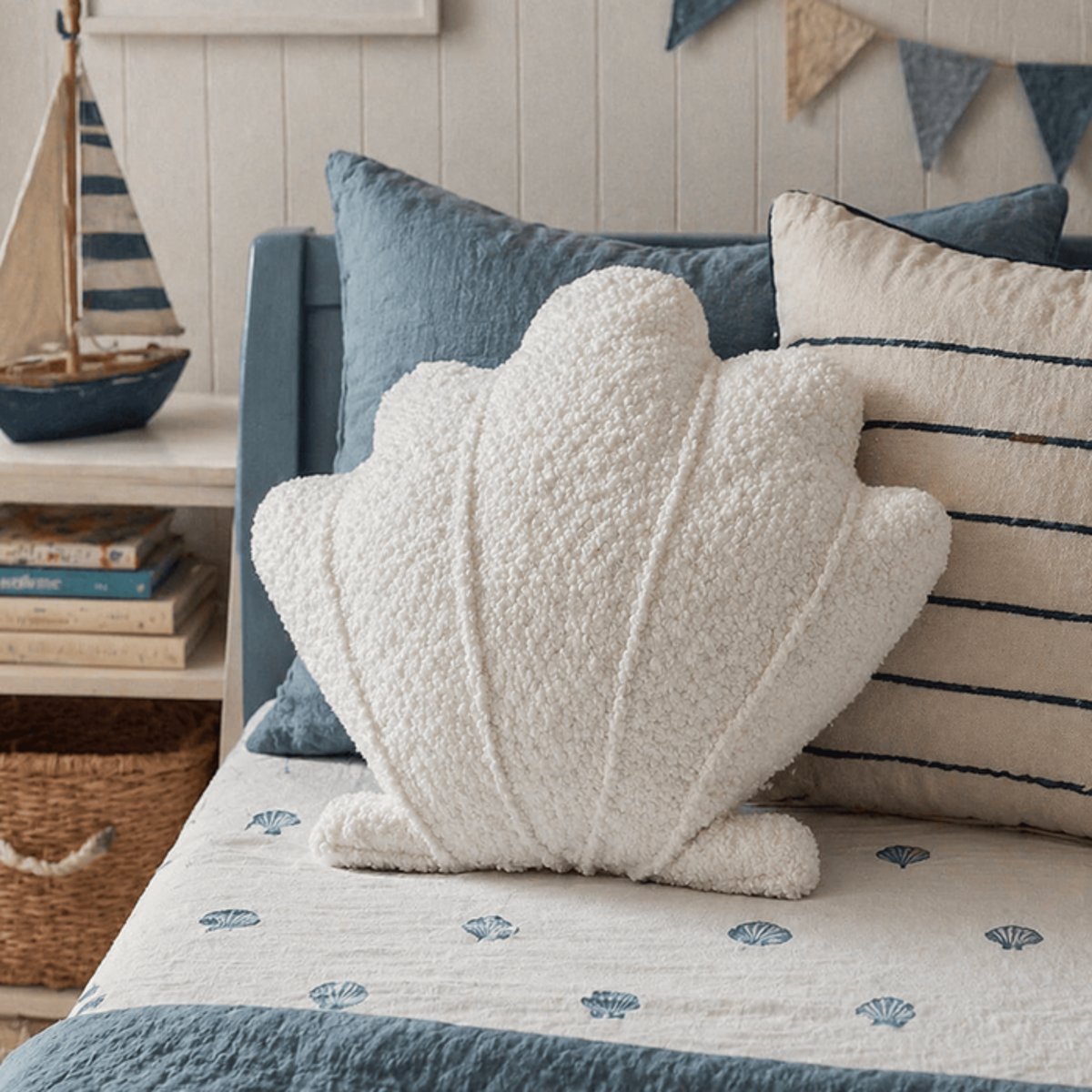 Coussin Muschel Style Bohème BOUCLE blanc, MEOW BABY