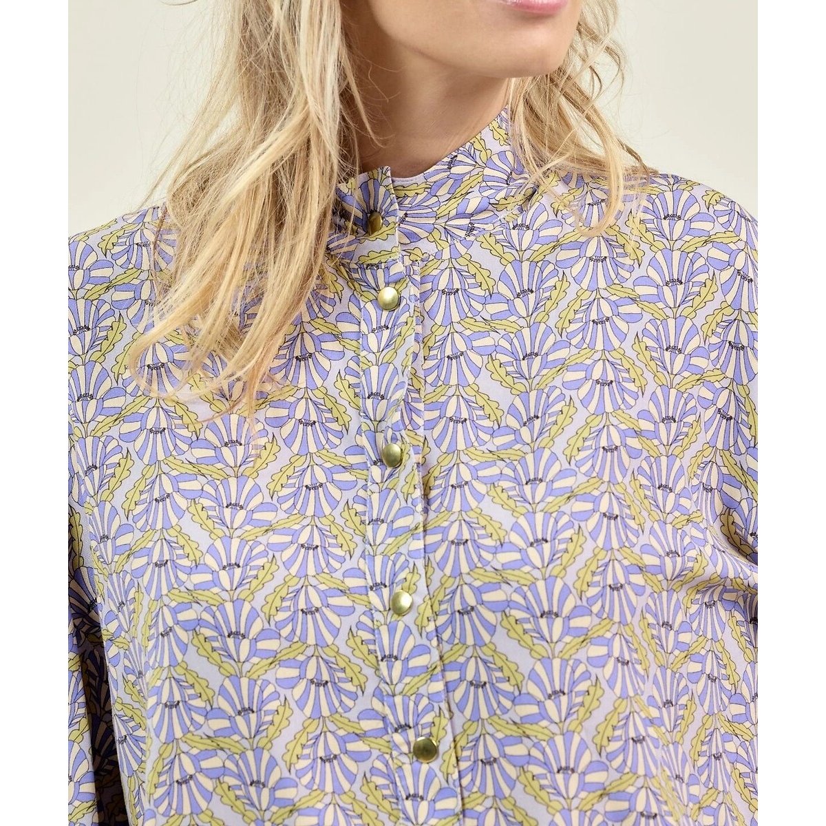 Blusa com gola mao com estampado floral, VIDYA lilás, APACHES COLLECTIONS