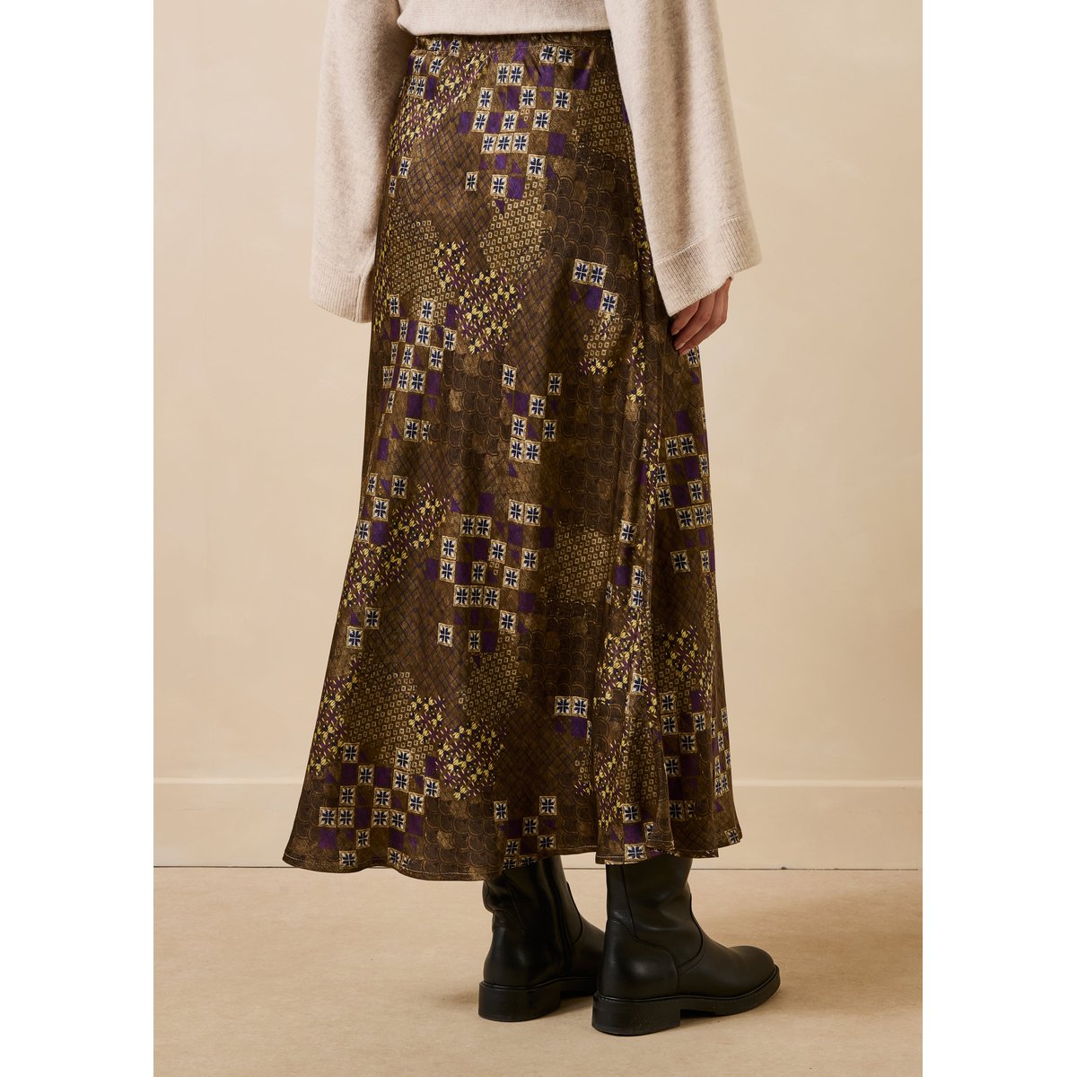 Jupe midi trapèze en satin à imprimé olive/cassis, LA FEE MARABOUTEE