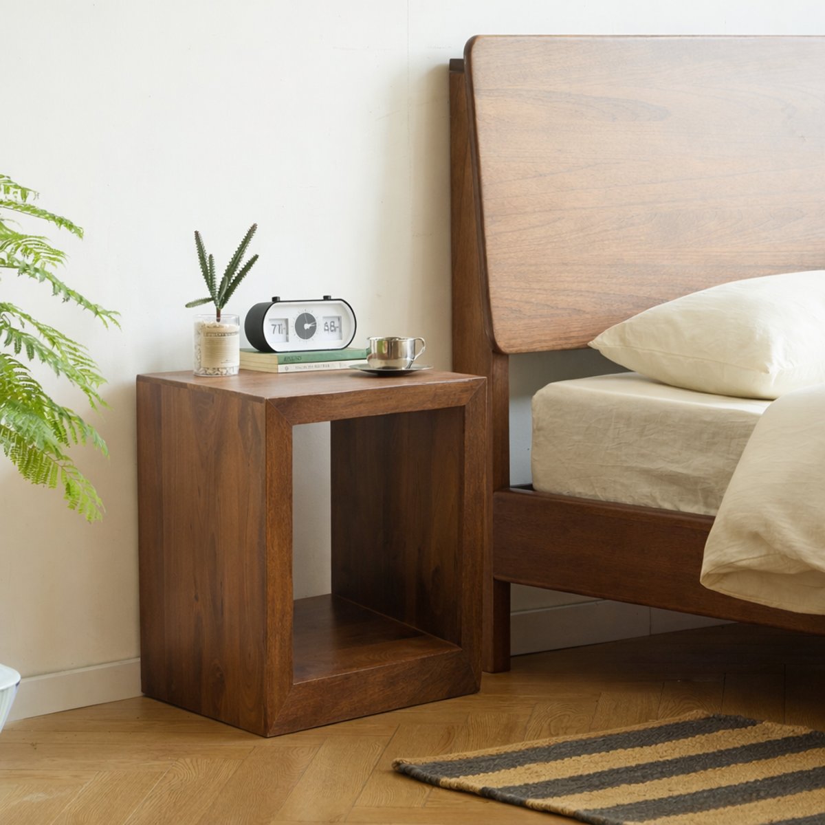 Table d'appoint, bois de manguier foncé, JABALPUR noyer, NORDLYS