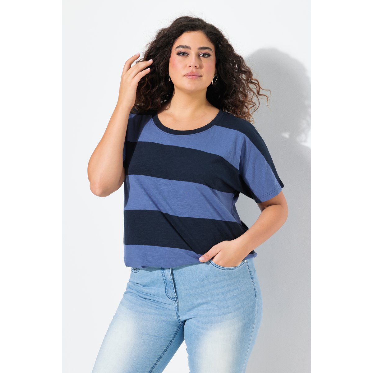 T-shirt à rayures. Encolure ronde marine, ULLA POPKEN
