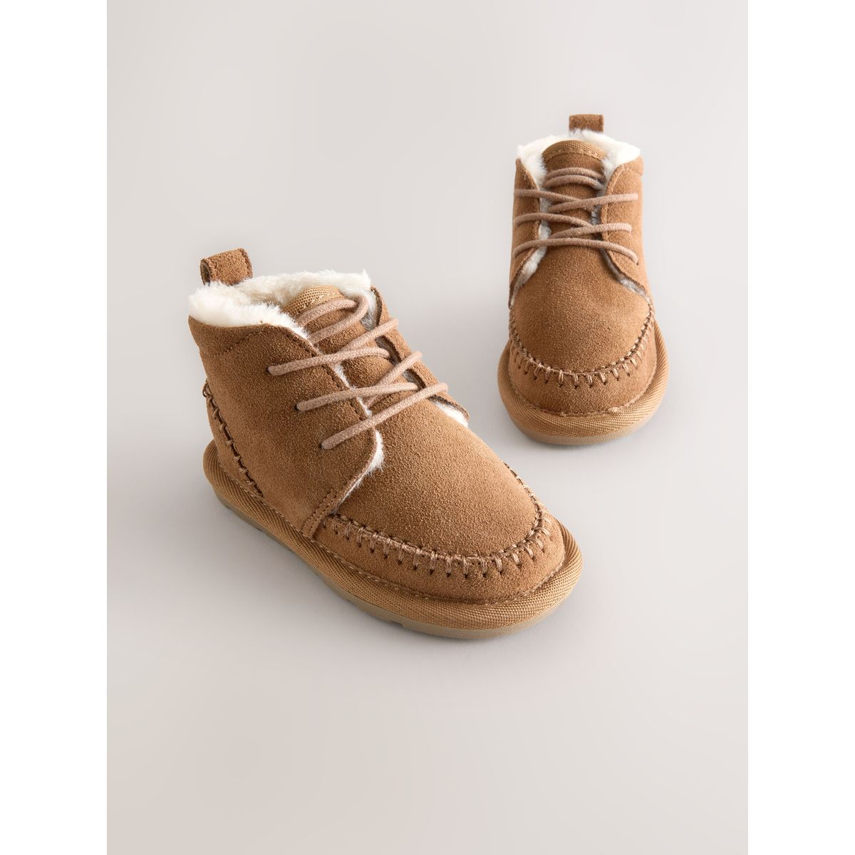 Bottines en daim à doublure chaude marron fauve, NEXT