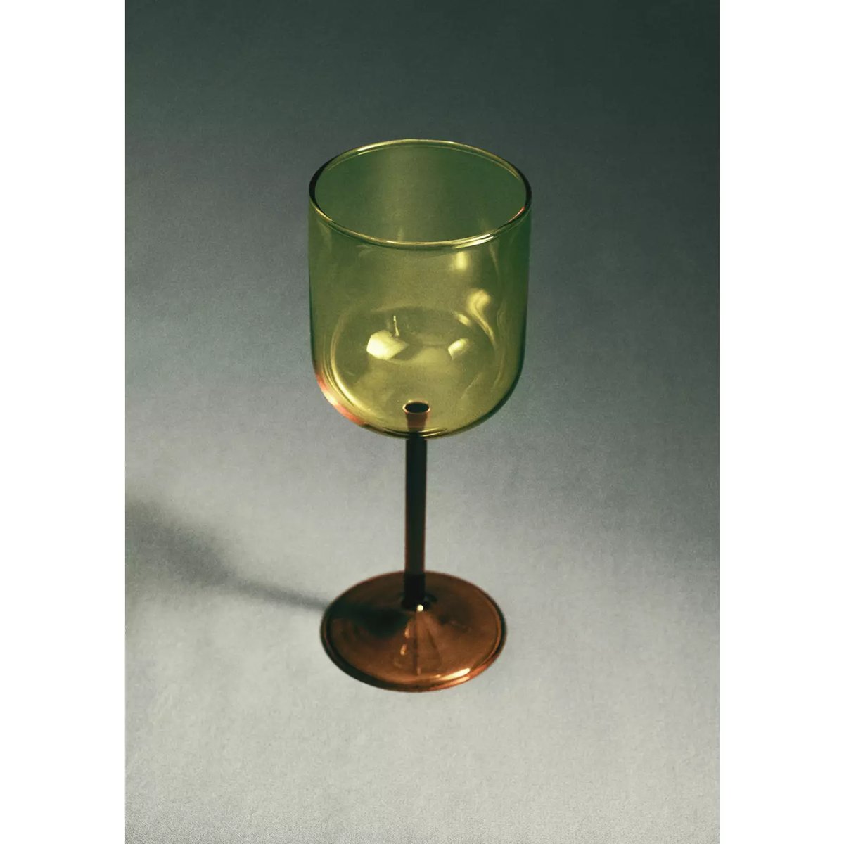 Verre à pied en borosilicate bicolore orange, MANGO HOME