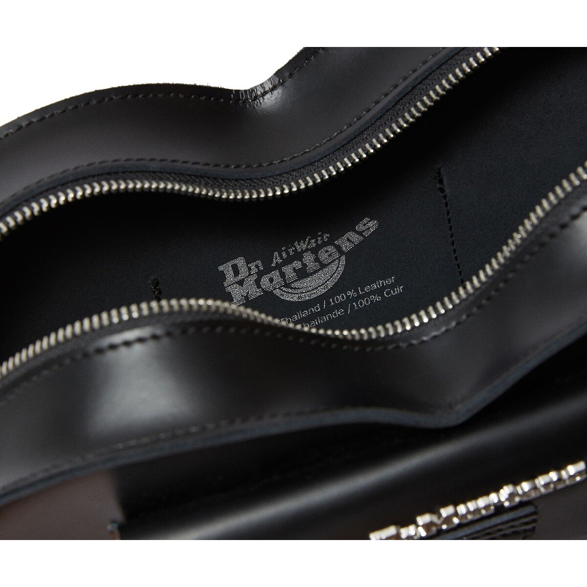 Kiev leren rugzak in hartvorm zwart, DR. MARTENS