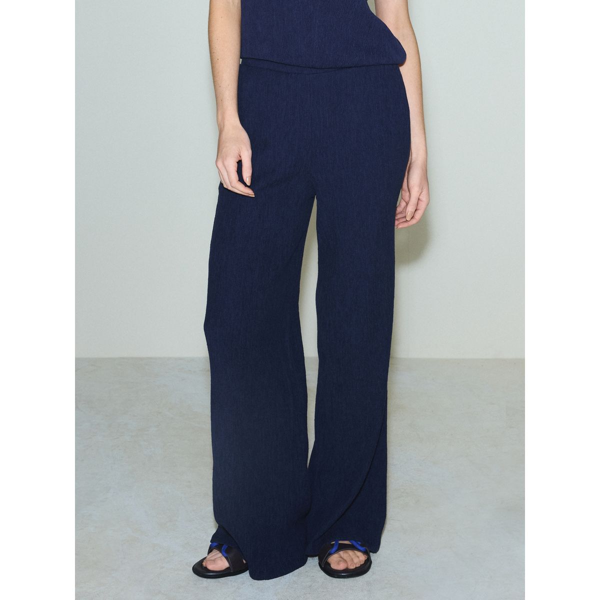 Pantalon texturé coupe large bleu marine, NEXT