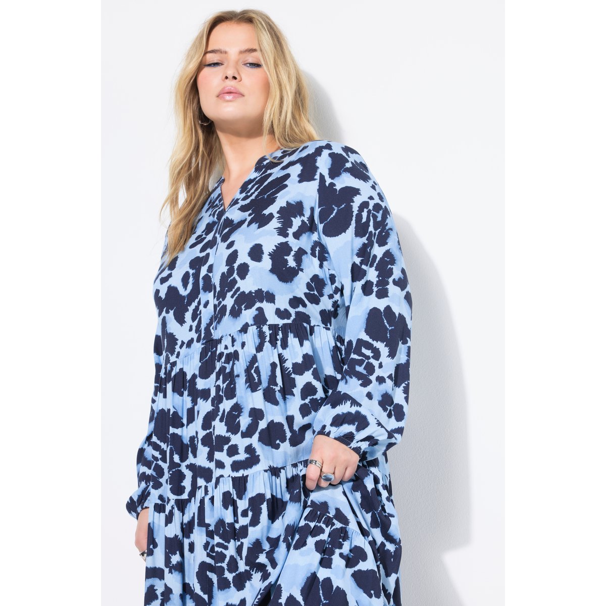 Robe maxi imprimé léopard bleu clair, STUDIO UNTOLD
