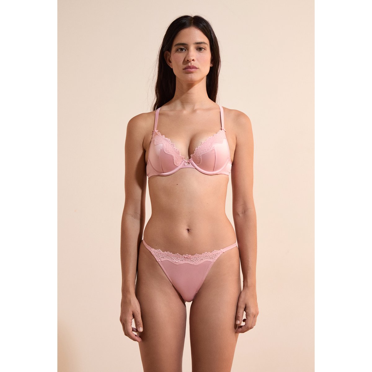 Soutien-gorge N.2 - Le push-up plongeant satiné CHUCHOTEE rose poudre, ETAM