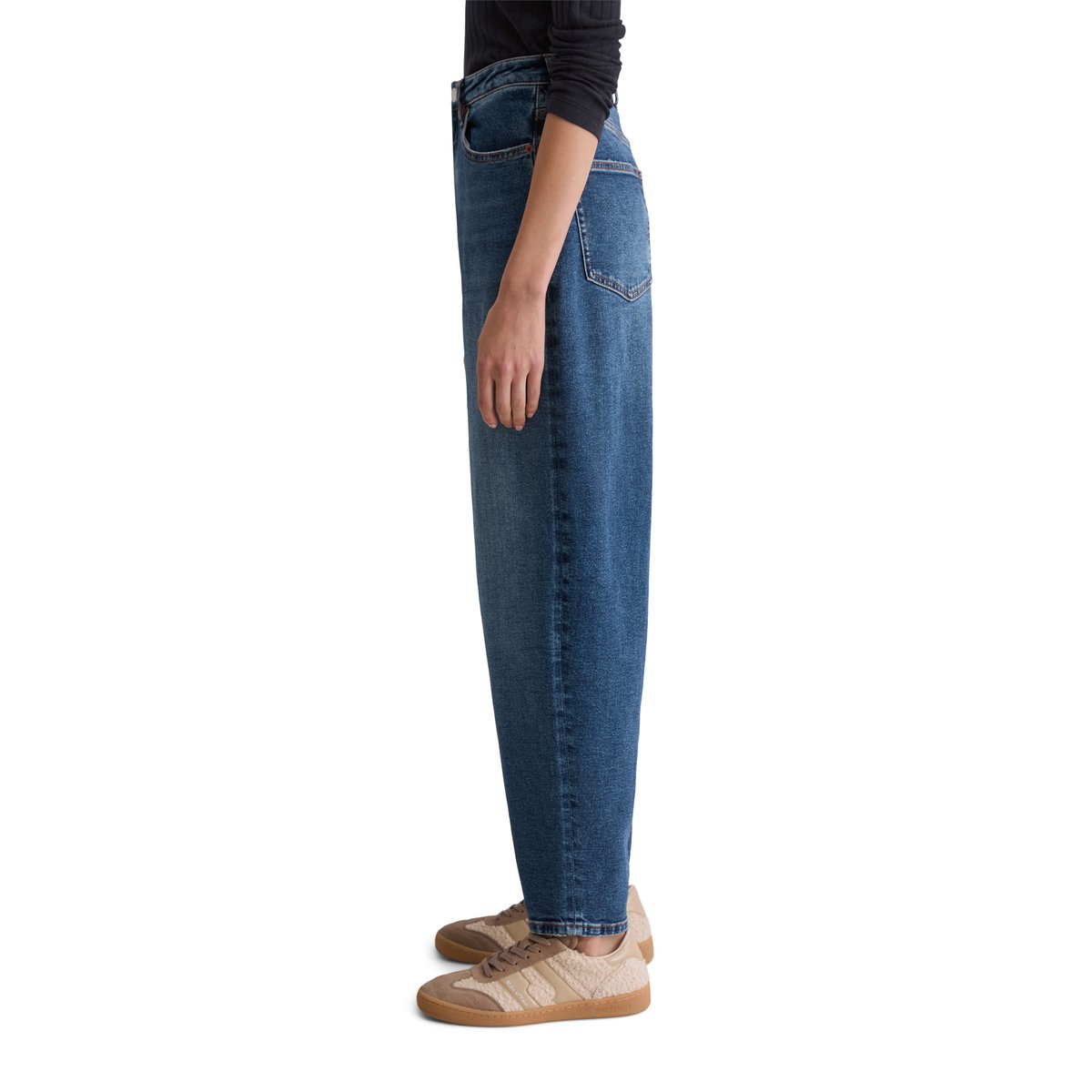 Jeans modèle Lara barrel cropped en Organic Cotton Stretch avec du polyester recyclé bleu foncé, MARC O'POLO